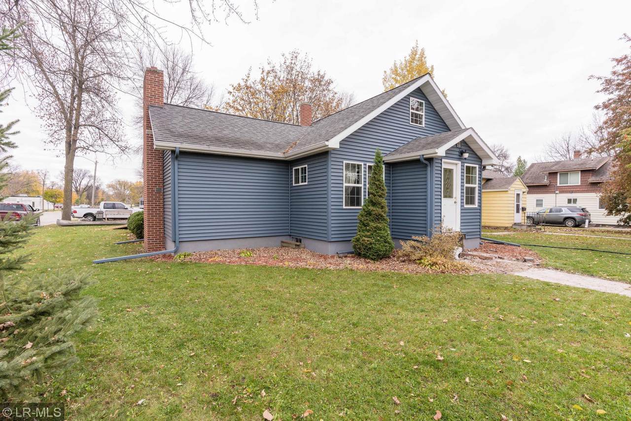 110 8th Street - Photo 1