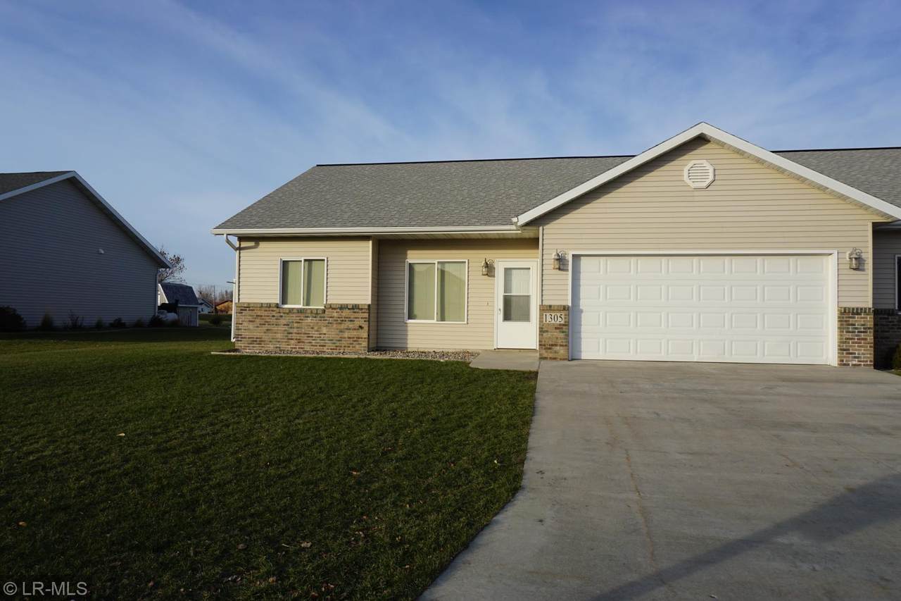 1305 2nd Avenue - Photo 1
