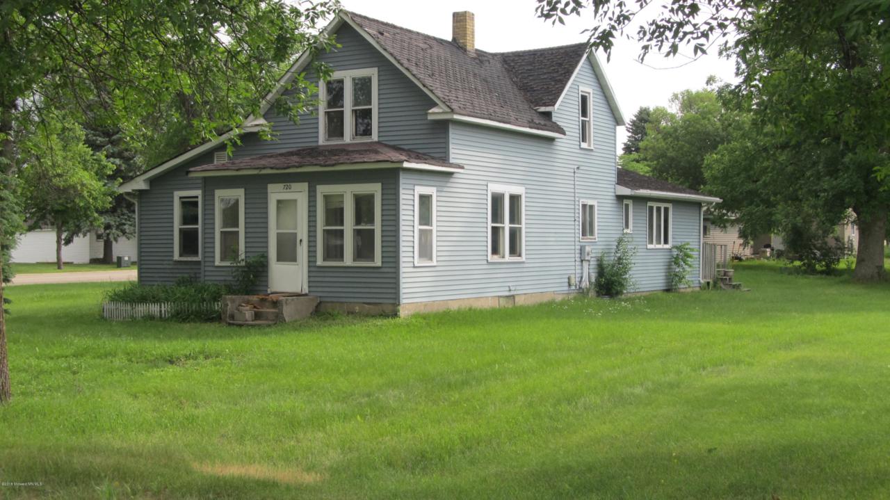 720 7th Street - Photo 1