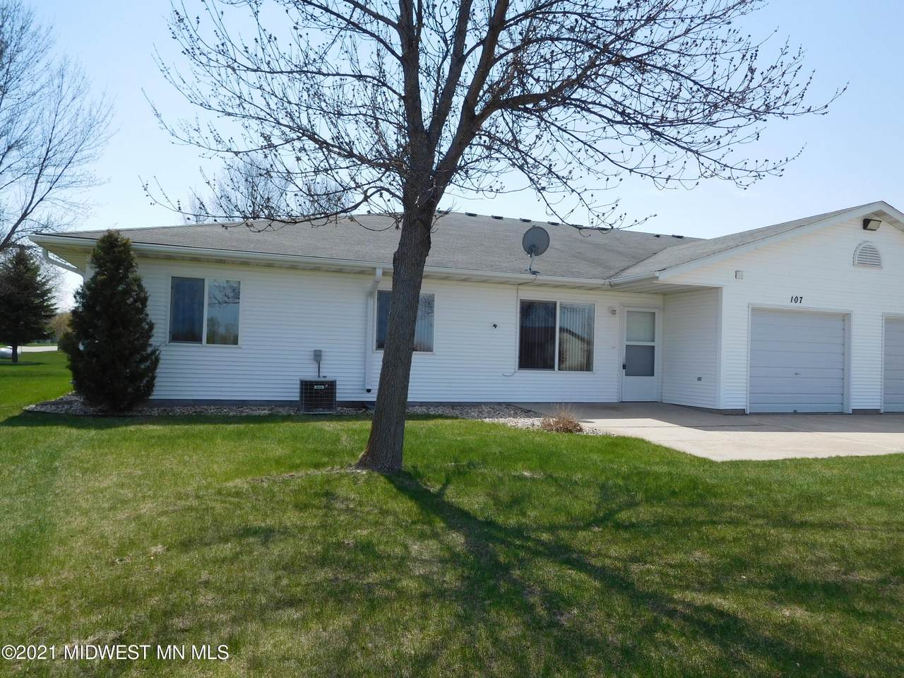 606 10th Street - Photo 1
