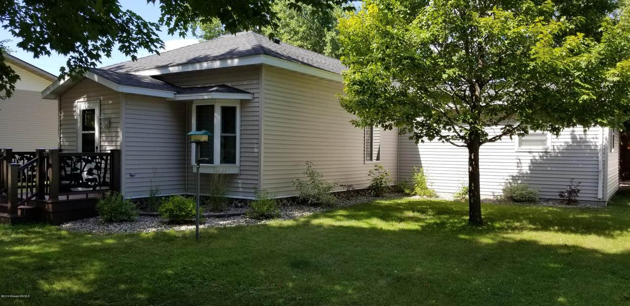 305 Brown Street - Photo 1
