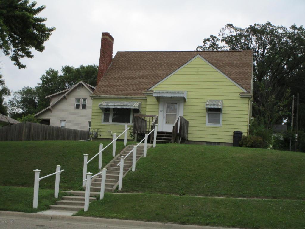 107 2nd St Se - Photo 1