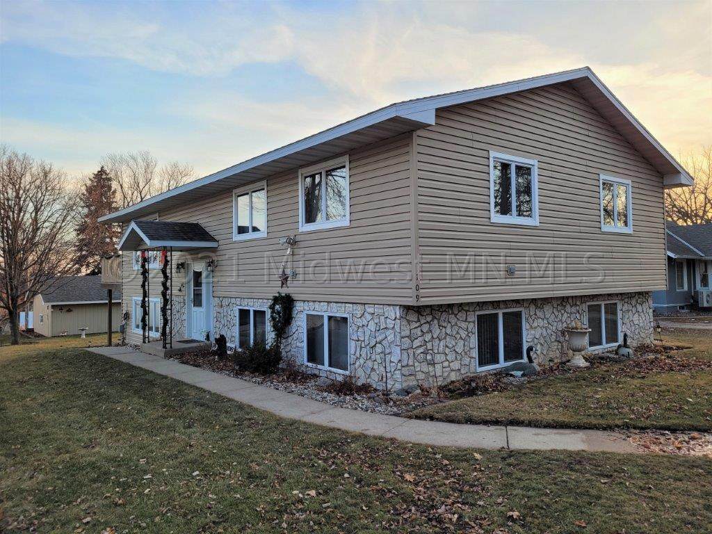 109 Broadway Street - Photo 1