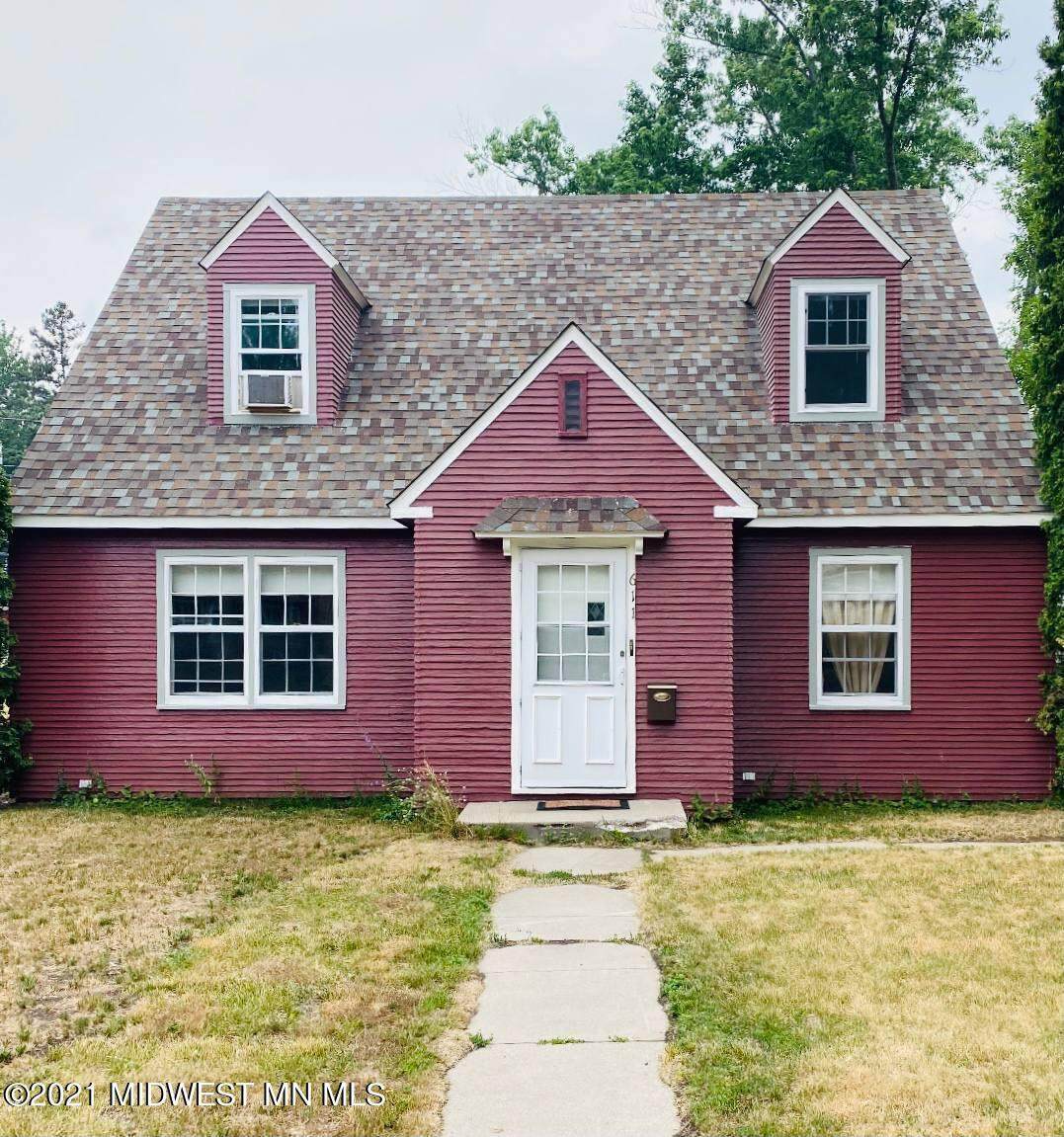 611 2nd Street - Photo 1
