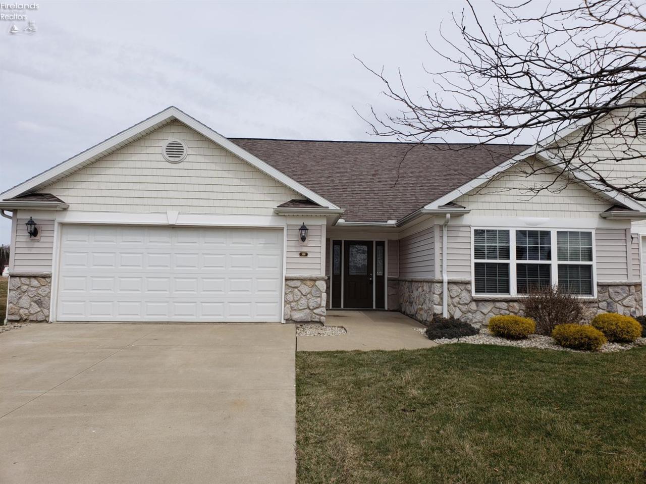 106 Kaylee Drive - Photo 1