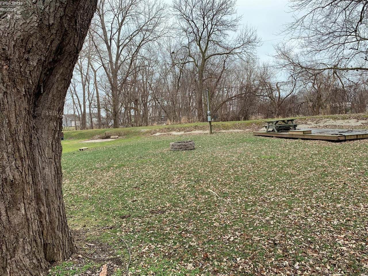 6689 Earl Street - Photo 1
