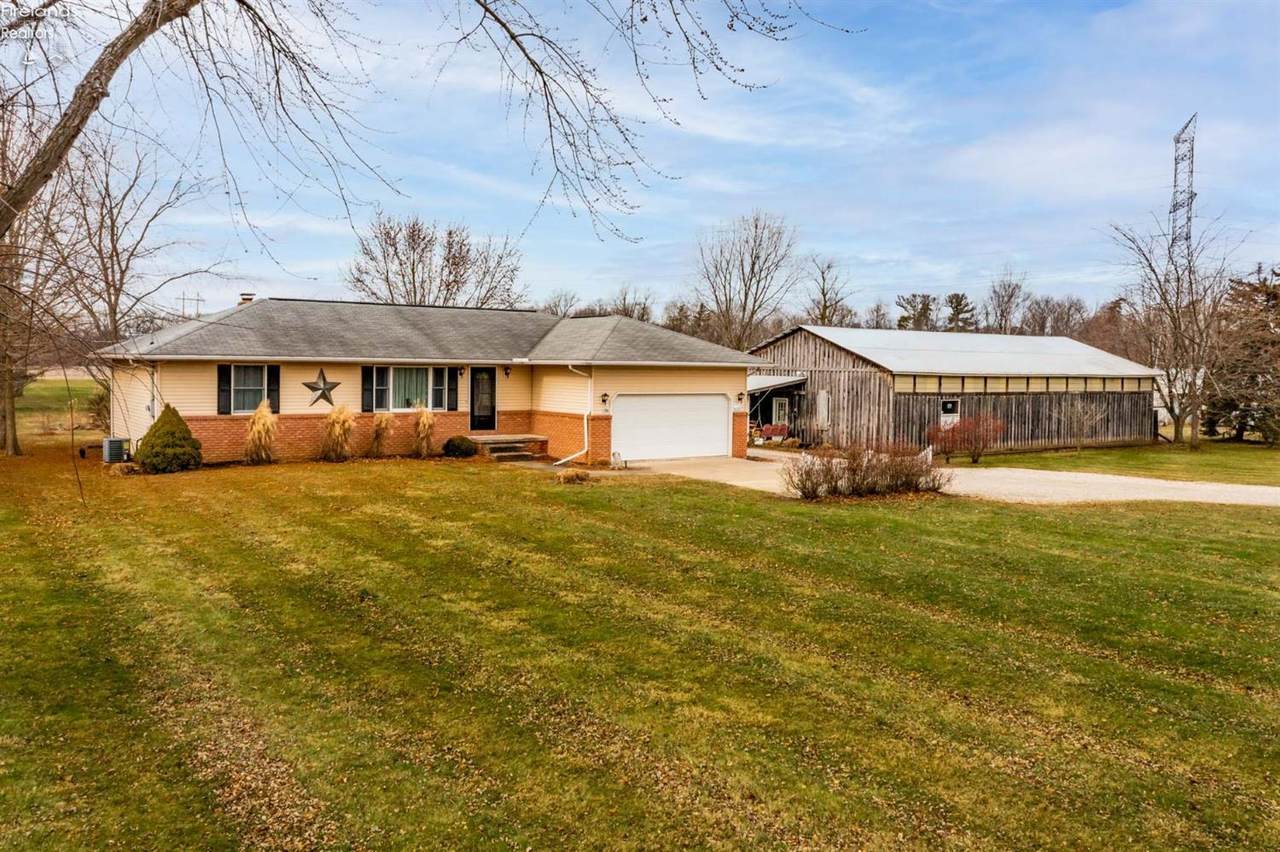 9252 Vermilion Road - Photo 1