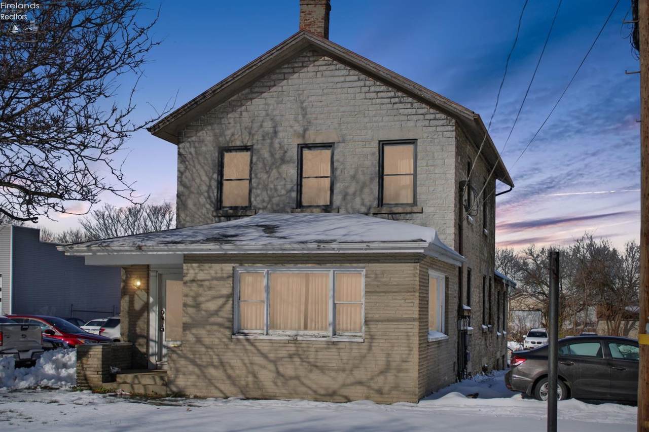 913 Washington Street - Photo 1