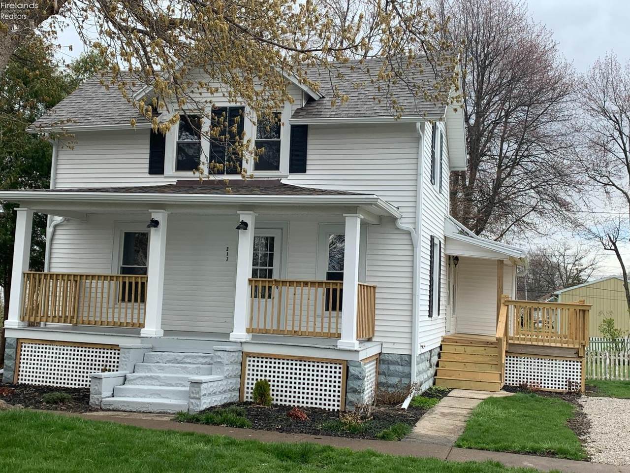 217 Laurel Avenue - Photo 1
