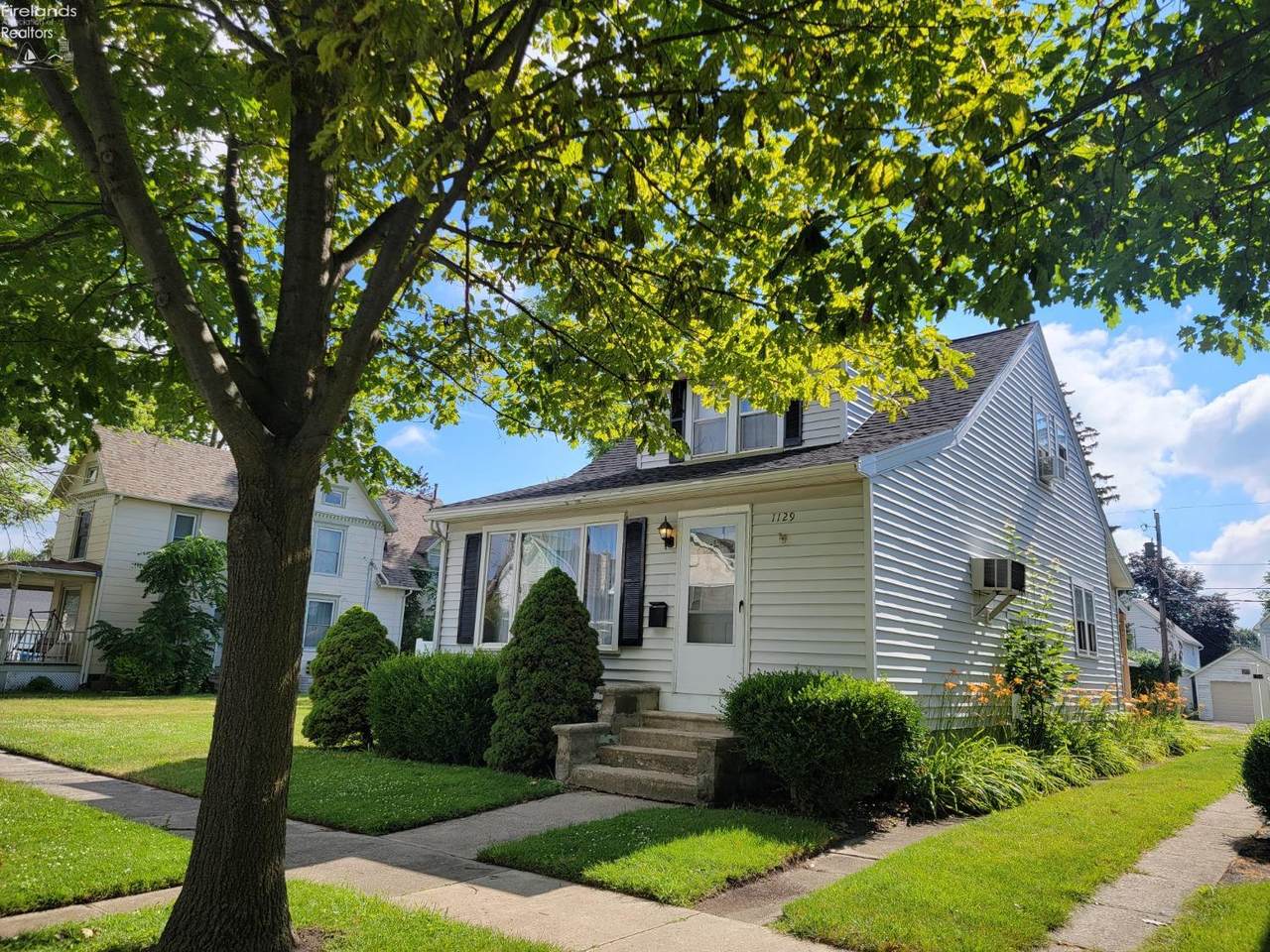 1129 White Avenue - Photo 1