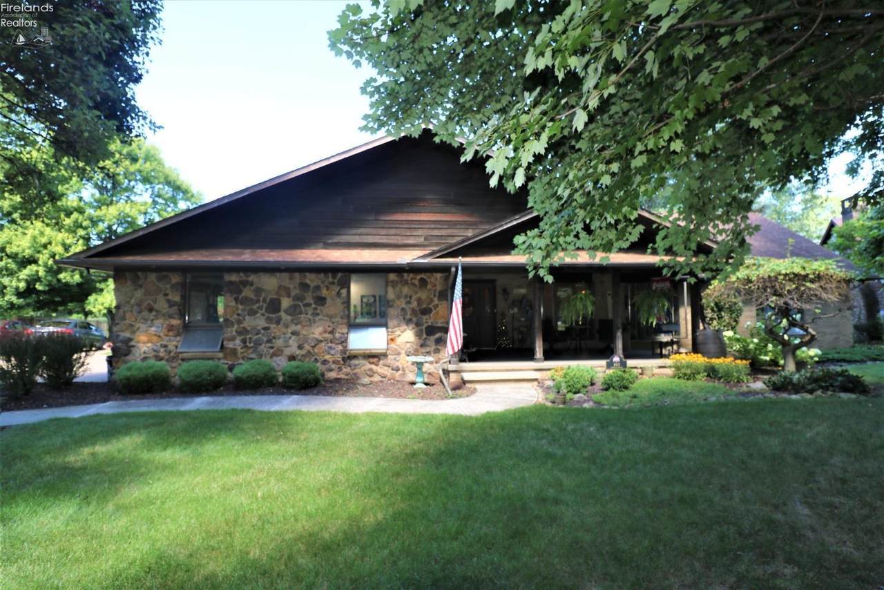 163 Fairway Circle - Photo 1