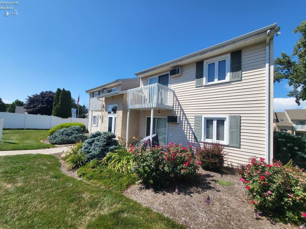 360 Lake Pine Drive - Photo 1