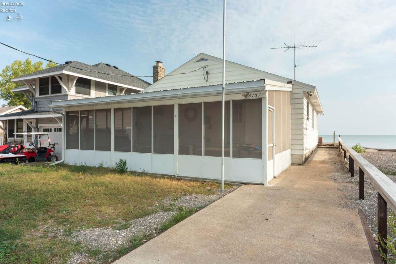 8137 Division Street - Photo 1