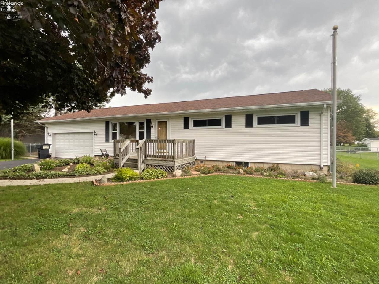 1733 Maple Lane - Photo 1