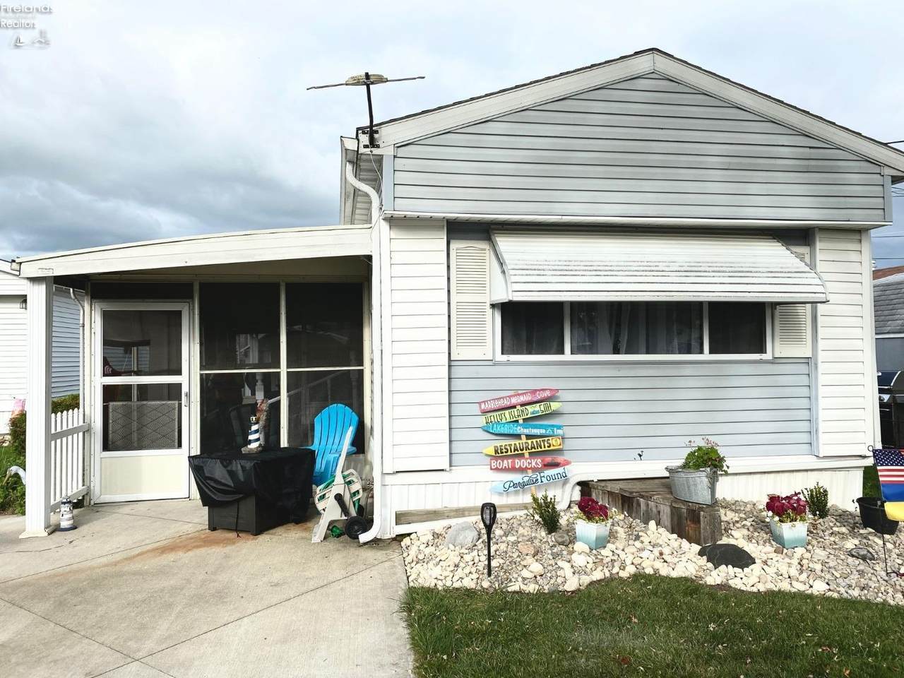 8175 North Shore Boulevard - Photo 1