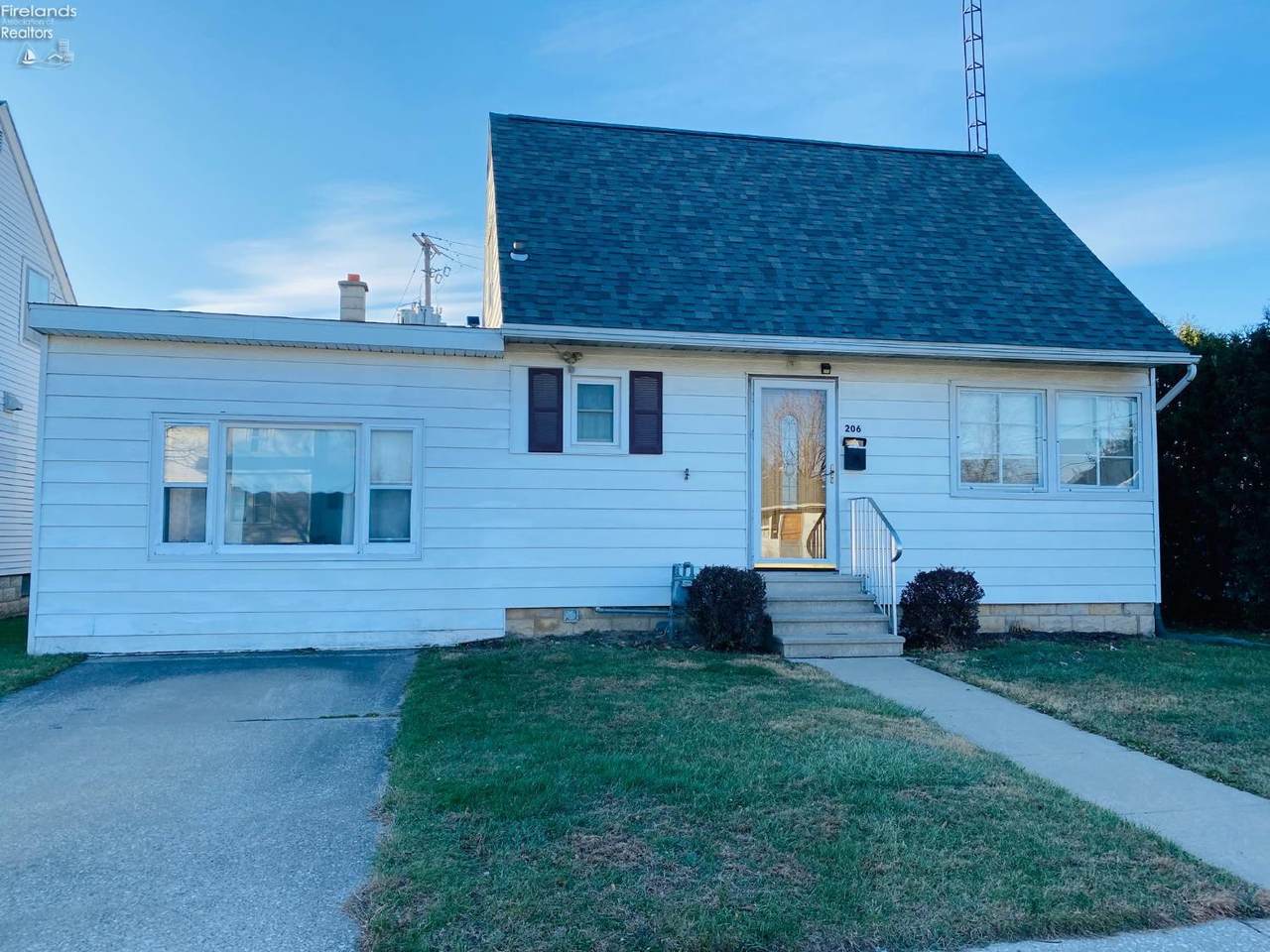 206 Taft Avenue - Photo 1