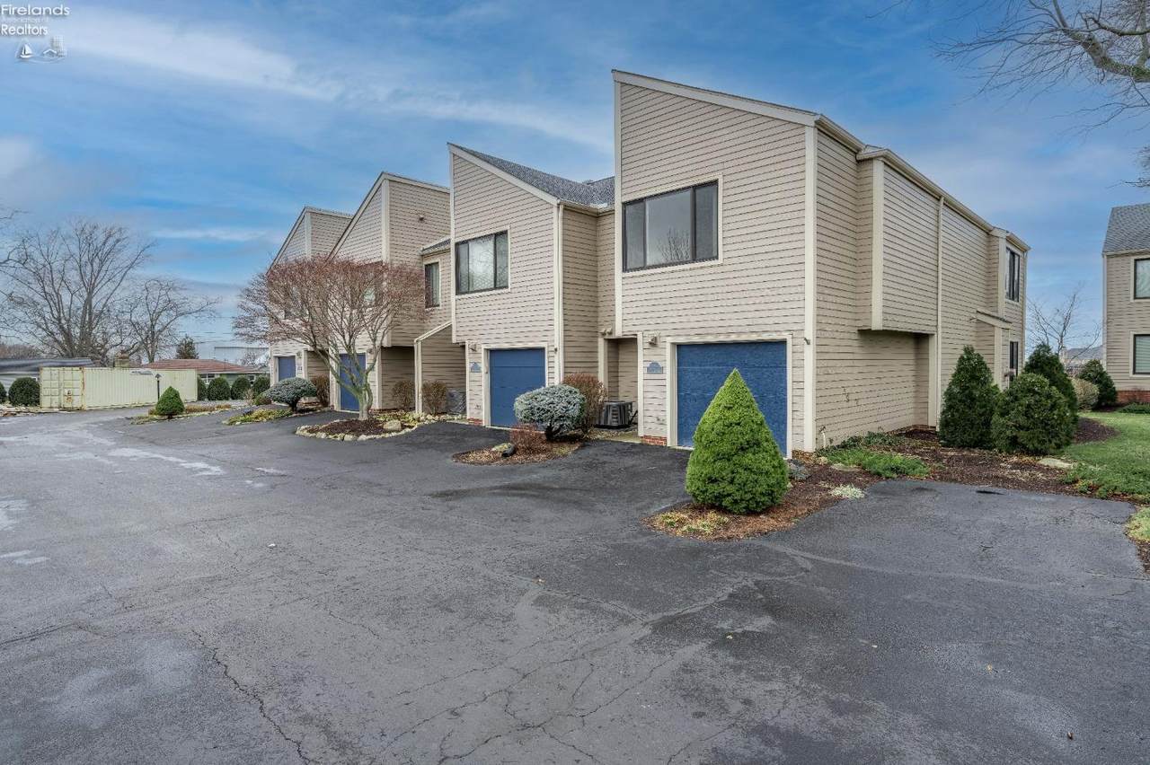 449 Blue Water Drive - Photo 1