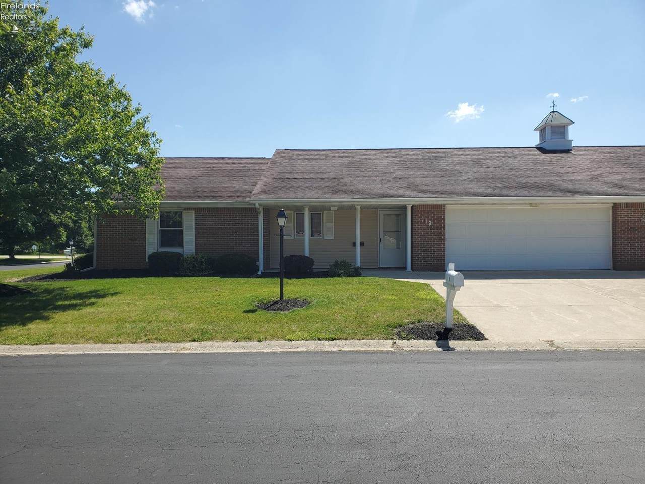 19 Blue Bird Lane - Photo 1