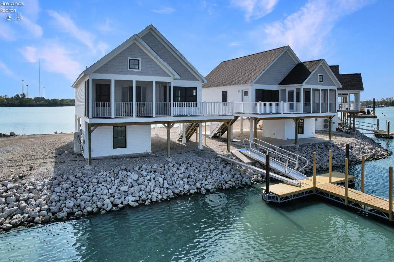 545 Lakeshore Drive - Photo 1