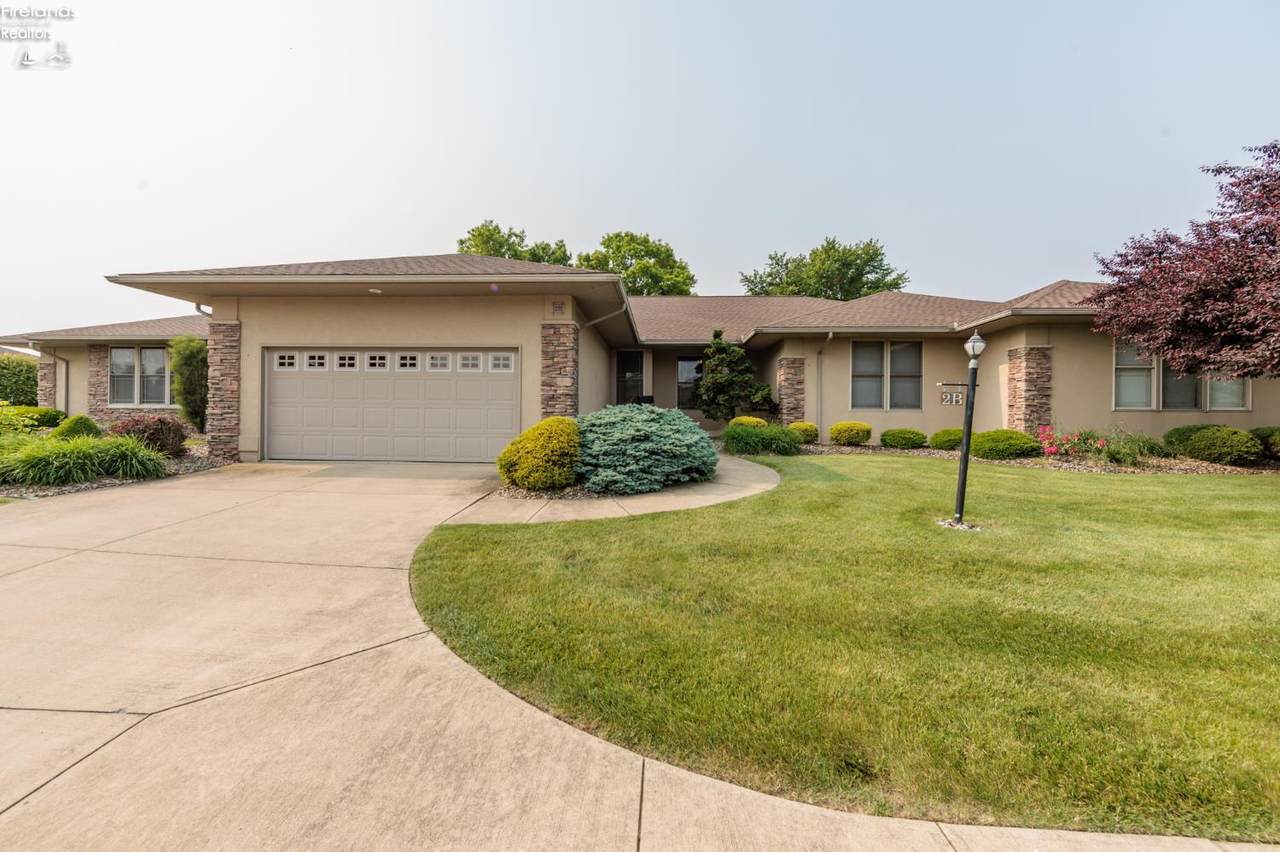 2 Executive Village Court - Photo 1