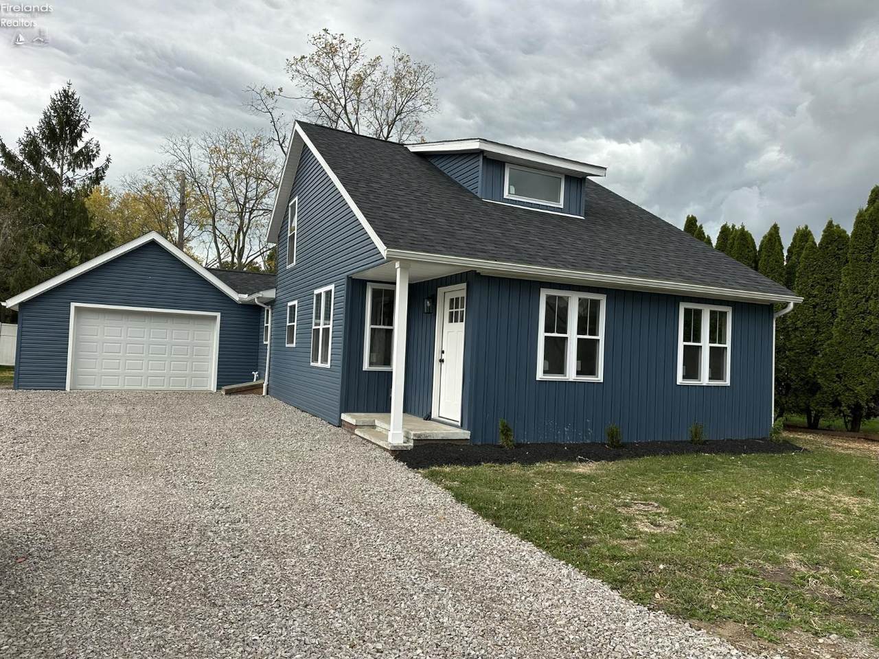 212 Claremont - Photo 1