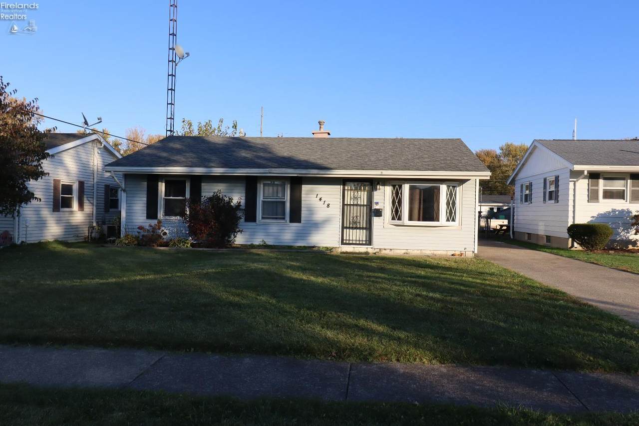 1418 Larchmont Drive - Photo 1