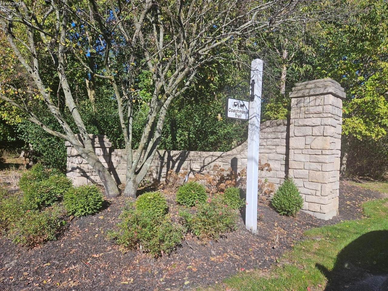 3995 Coachmans Trail - Photo 1