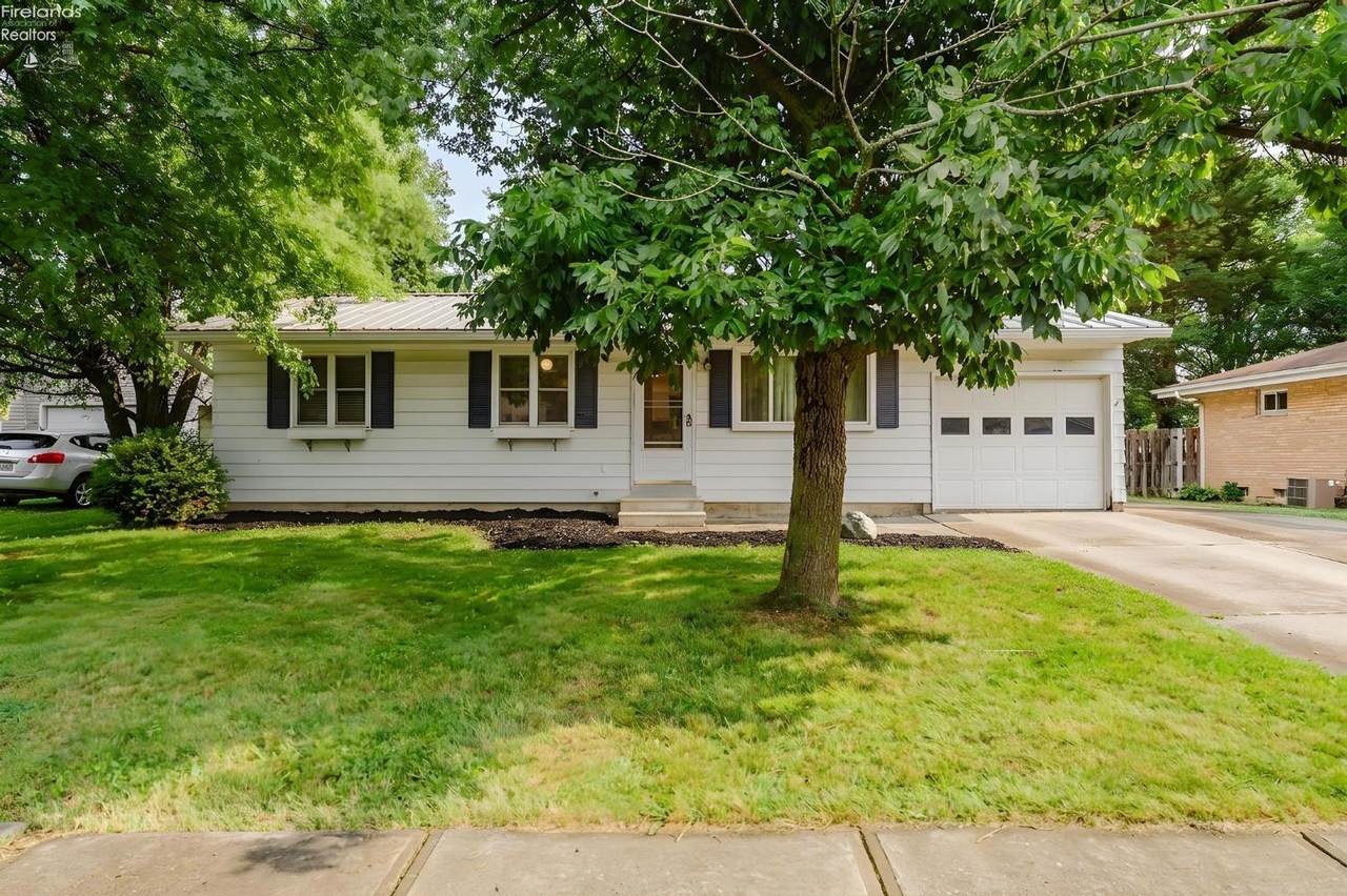 4678 Hollyview - Photo 1