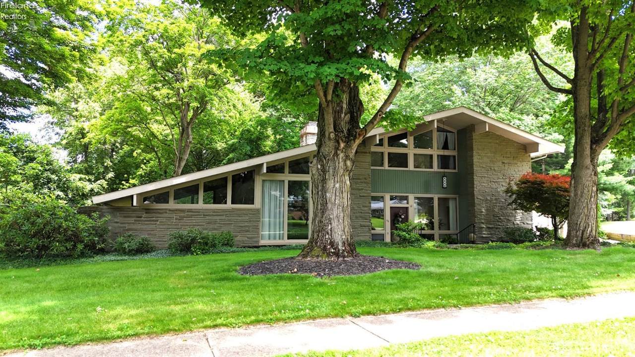 52 Breezewood Drive - Photo 1