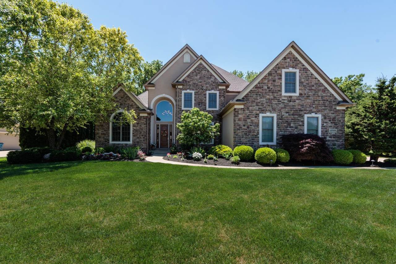 3220 Angels Way - Photo 1