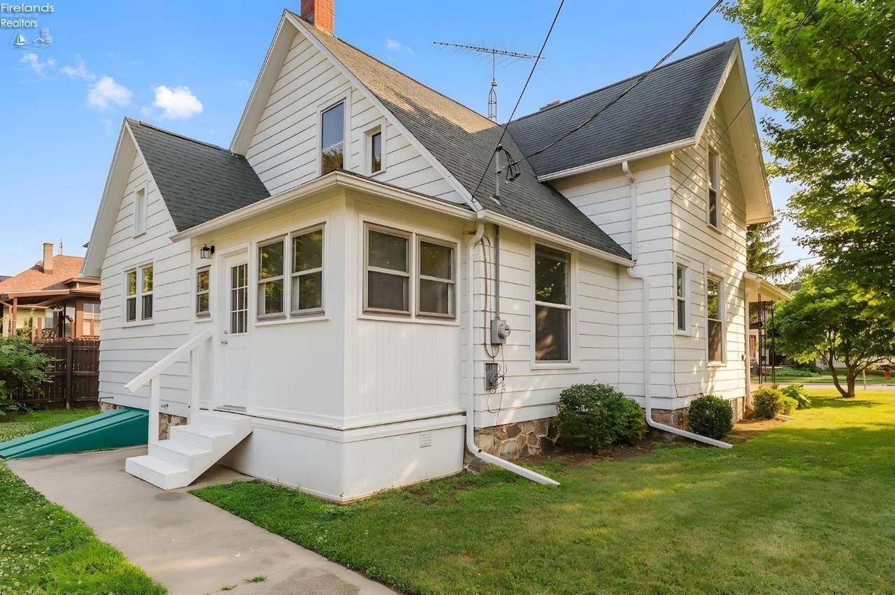 401 Vine Street - Photo 1