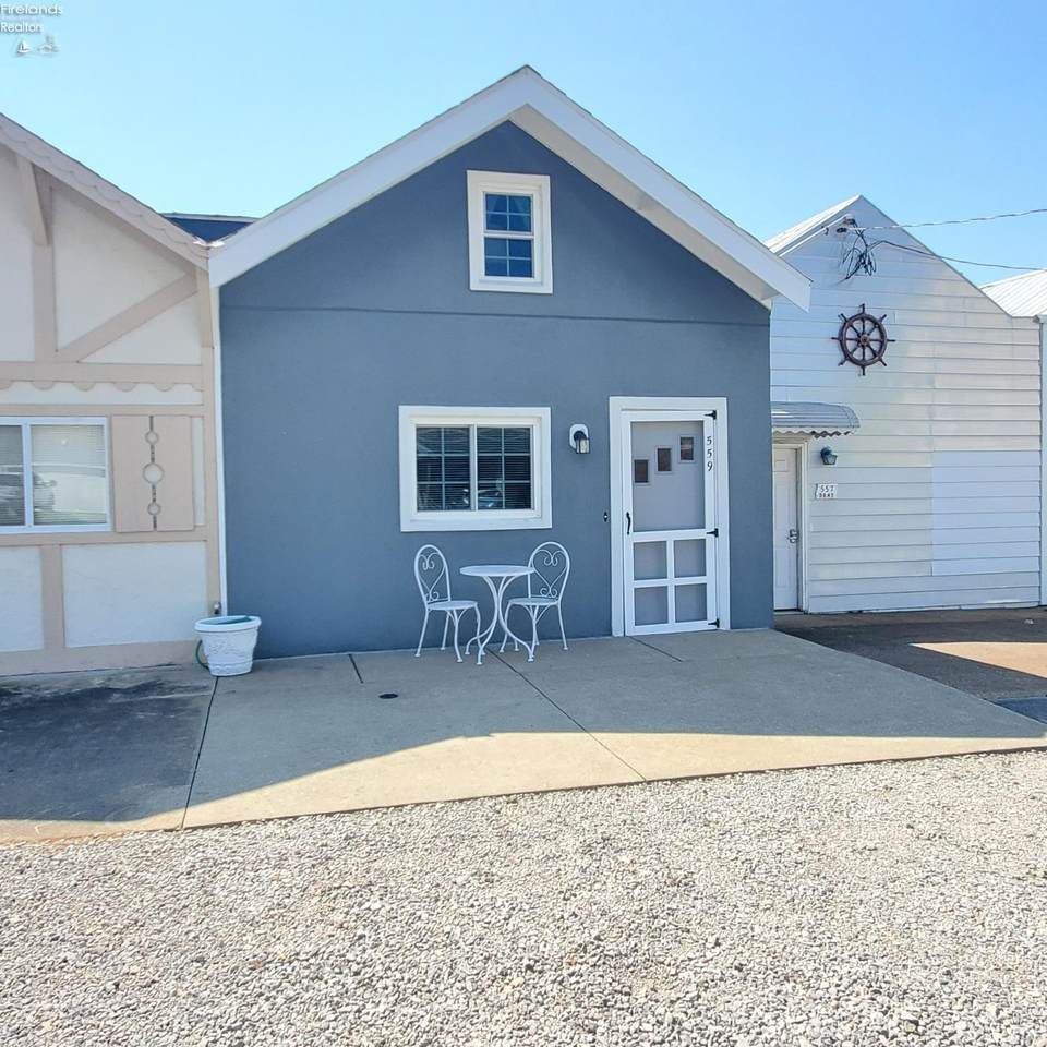 559 Bimini Drive - Photo 1
