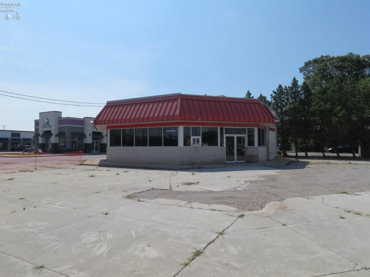 922 Perkins Avenue - Photo 1