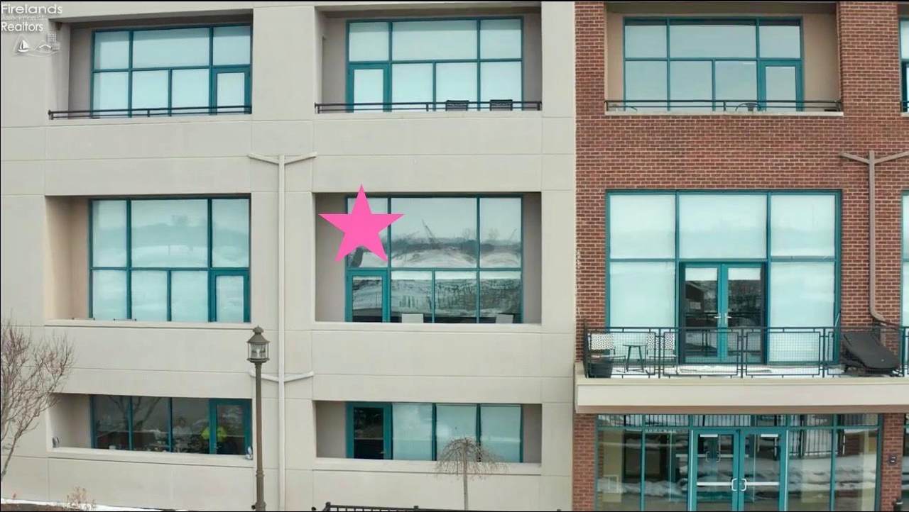 401 Shoreline Drive - Photo 1