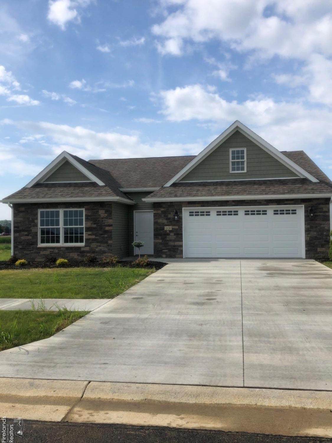 101 Centennial Drive - Photo 1