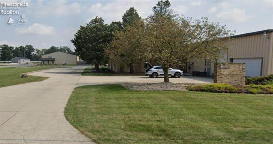 215 Stanford Parkway - Photo 1