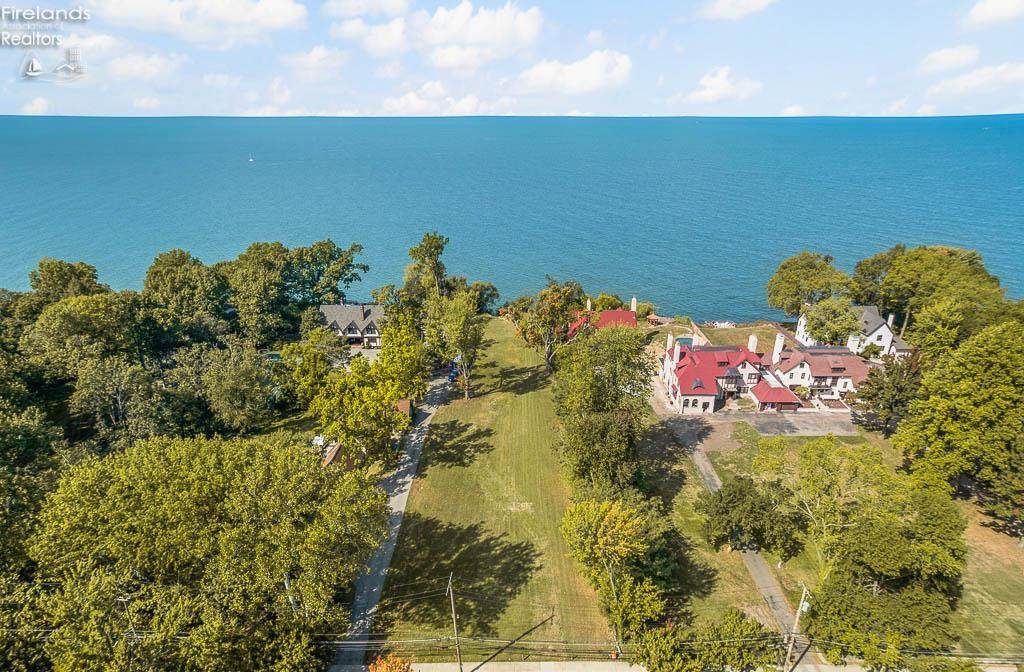 10211 Lakeshore Boulevard - Photo 1