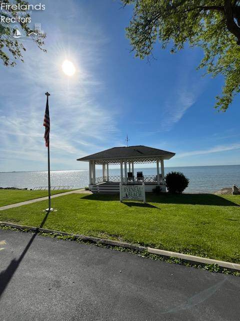 3776 Pine Drive - Photo 1
