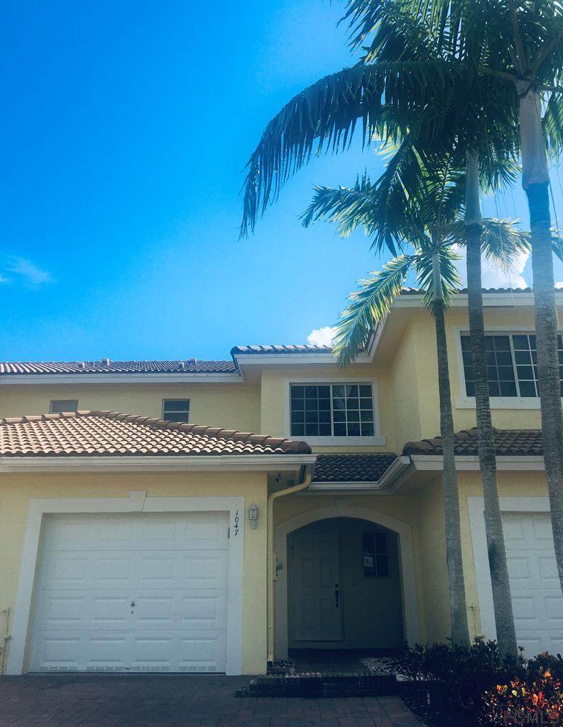1047 Imperial Lake Dr - Photo 1