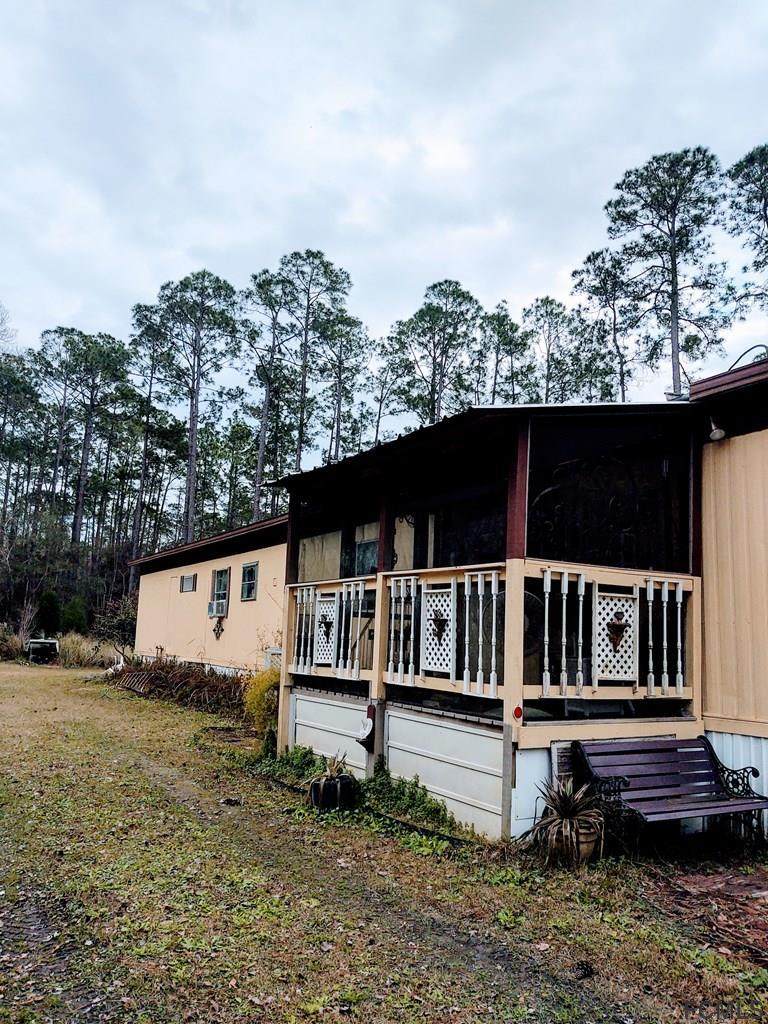 1493 Bayberry St - Photo 1