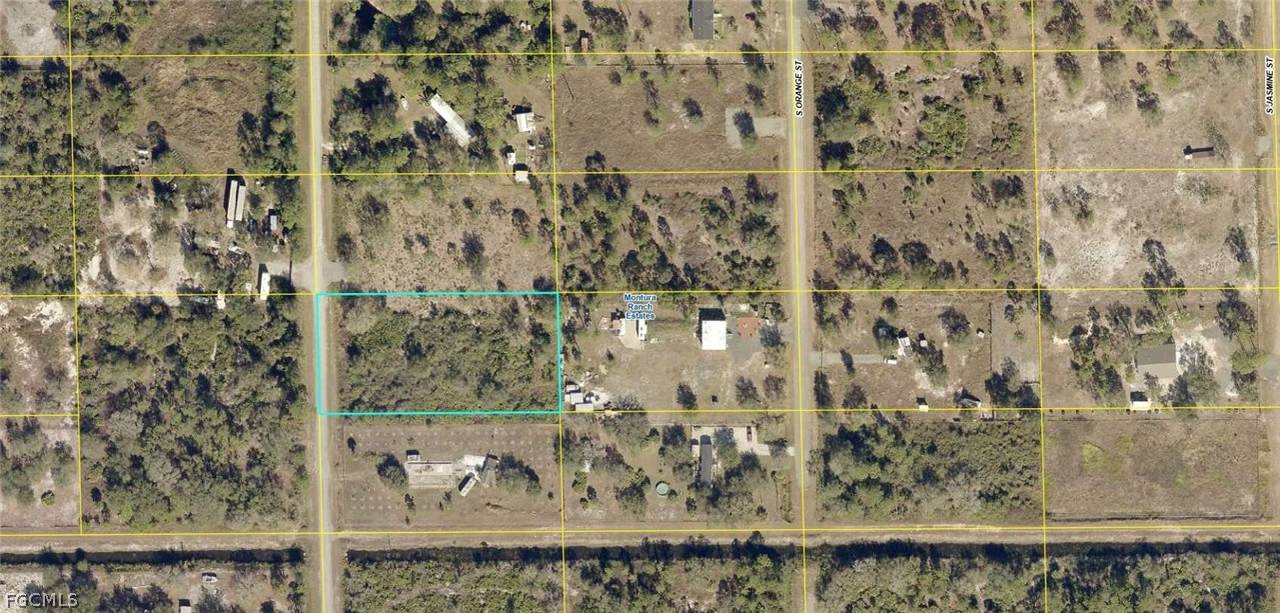 565 Riverside Street - Photo 1
