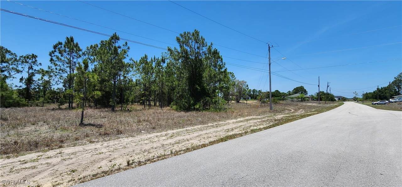316 Petite Avenue - Photo 1