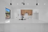 637 Summit Avenue - Photo 7