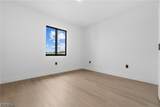 8033 Oakleaf Circle - Photo 19