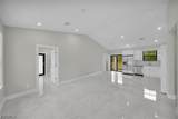 462 Lampion Avenue - Photo 2
