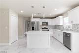 1895 Weldon Avenue - Photo 7