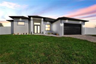 1043 NE 13th PL