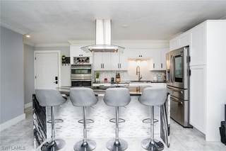 4901 Victoria DR 201
