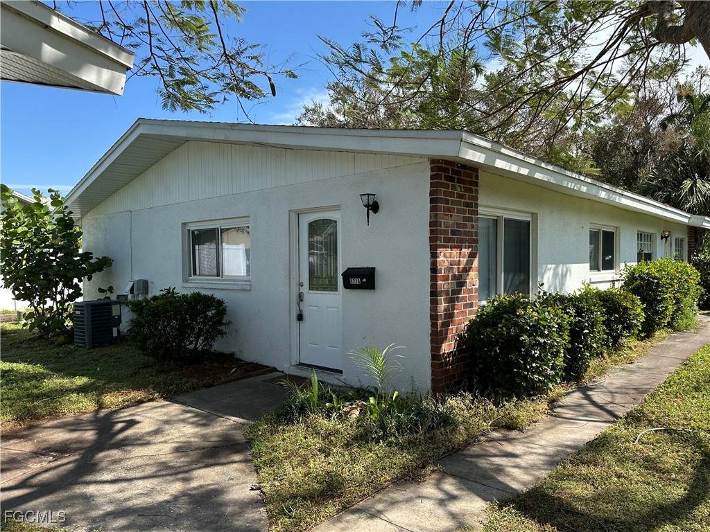 821 Courtington Lane - Photo 1