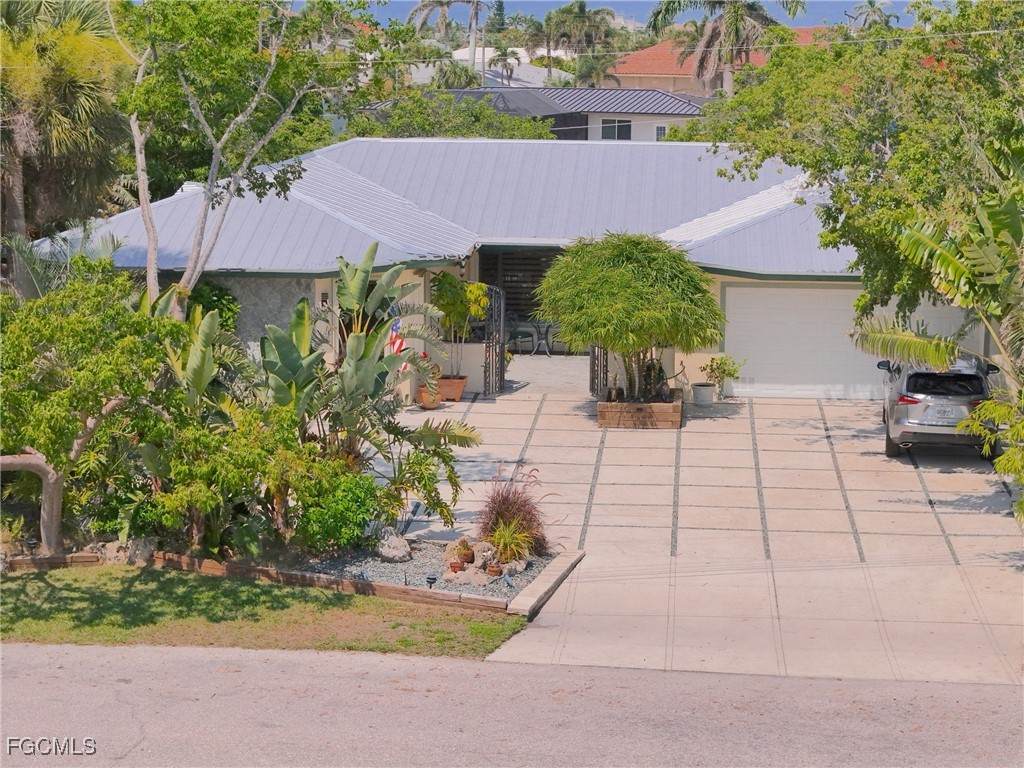 155 Donna Court - Photo 1